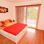 شقة Pino With Pool, Sauna & Jacuzzi