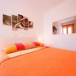 Pino With Pool, Sauna & Jacuzzi * بيتريتْشاني