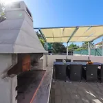 Pino With Pool, Sauna & Jacuzzi شقة بيتريتْشاني