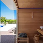 شقة Pino With Pool, Sauna & Jacuzzi *