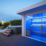 Pino With Pool, Sauna & Jacuzzi *