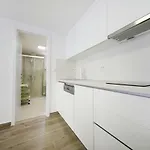 Pino With Pool, Sauna & Jacuzzi * بيتريتْشاني