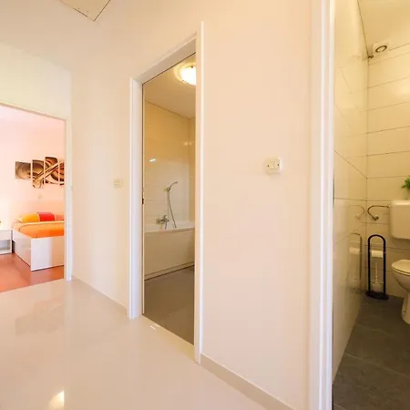アパート Pino With Pool, Sauna & Jacuzzi *
