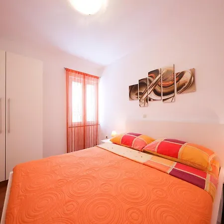 Pino With Pool, Sauna & Jacuzzi