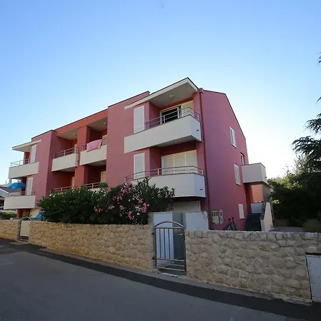 Pino With Pool, Sauna & Jacuzzi Apartamento Petrčane