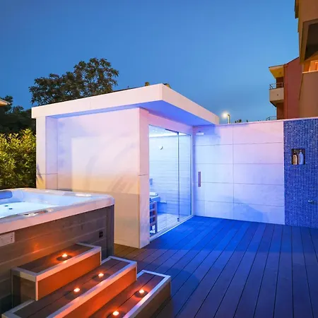 Pino With Pool, Sauna & Jacuzzi