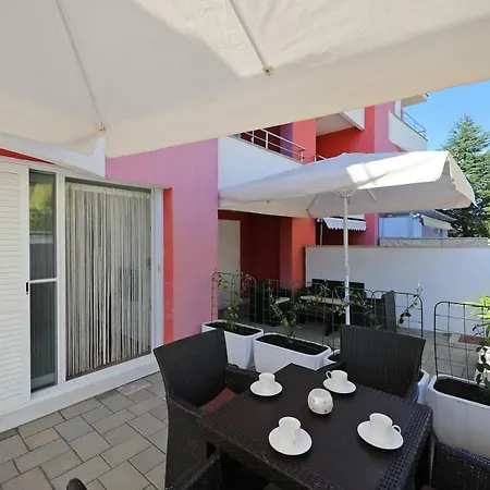 Villa Pino With Pool, Sauna & Jacuzzi * Petrcane