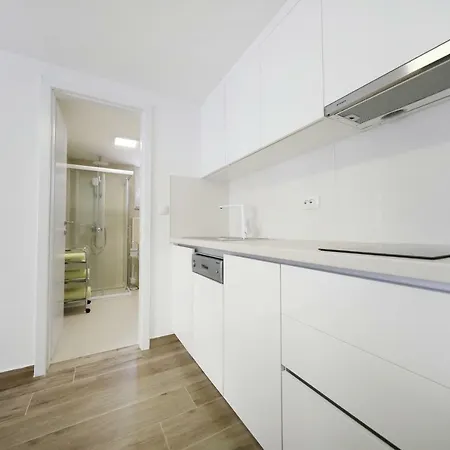 Pino With Pool, Sauna & Jacuzzi * Petrcane