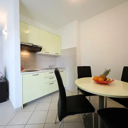 Pino With Pool, Sauna & Jacuzzi