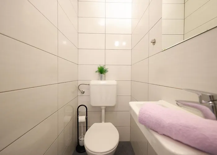 Pino With Pool, Sauna & Jacuzzi * Петрчане