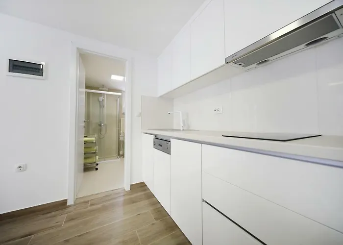 Pino With Pool, Sauna & Jacuzzi * Петрчане