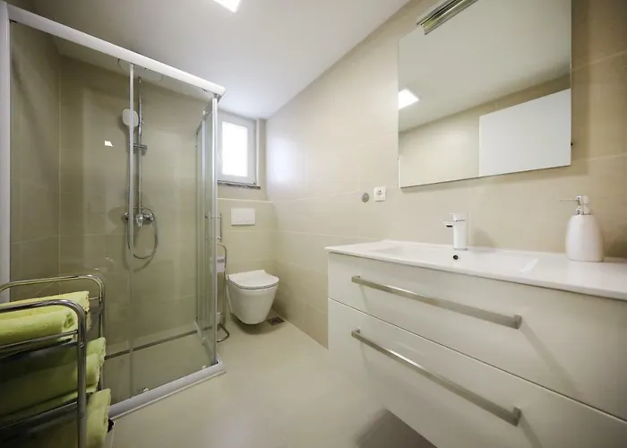 Апартаменты Pino With Pool, Sauna & Jacuzzi *