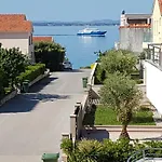 Pino With Pool, Sauna & Jacuzzi * Petrčane
