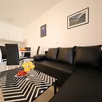Pino With Pool, Sauna & Jacuzzi Petrcane