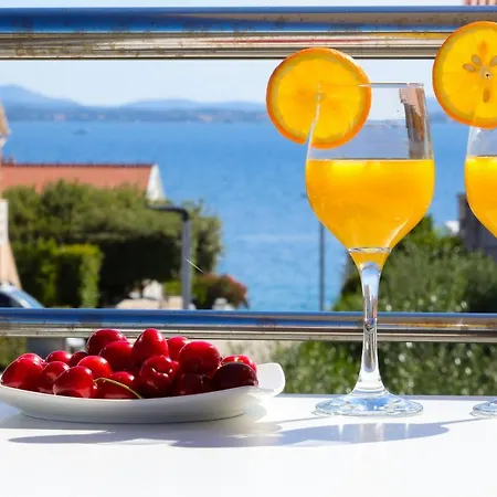 Apartment Villa Pino With Pool, Sauna & Jacuzzi