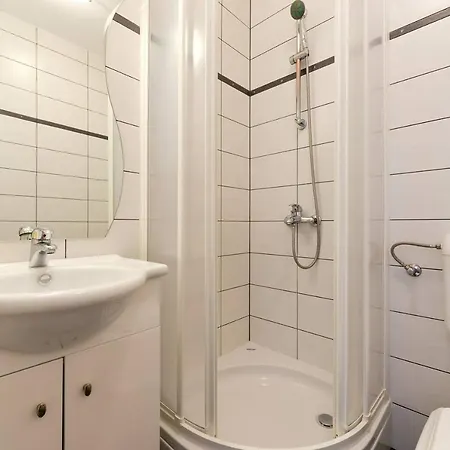 Pino With Pool, Sauna & Jacuzzi Petrčane