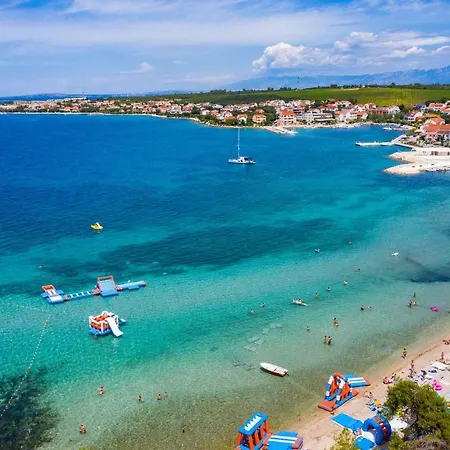 Pino With Pool, Sauna & Jacuzzi * Petrčane