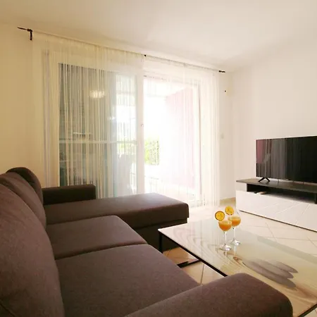 Daire Pino With Pool, Sauna & Jacuzzi