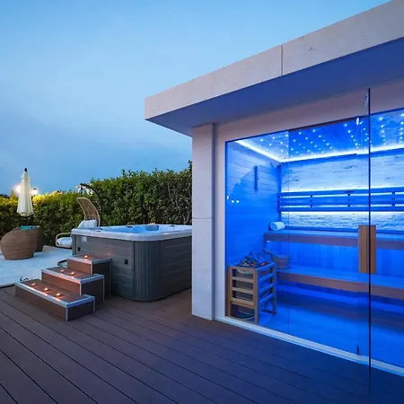 Pino With Pool, Sauna&jacuzzi *