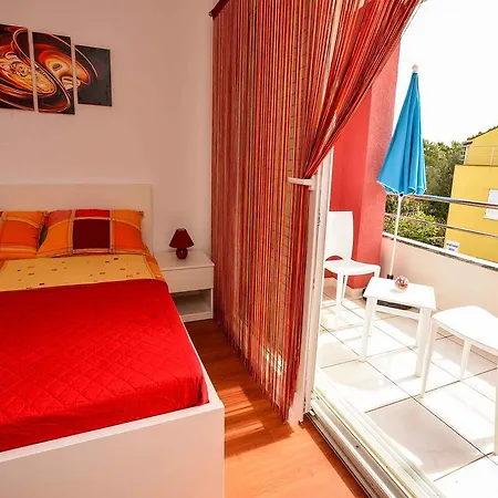 Pino With Pool, Sauna & Jacuzzi