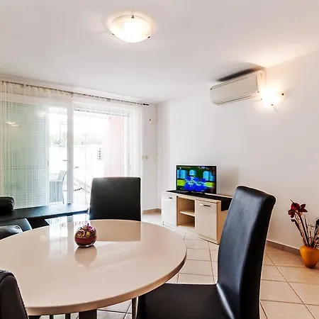 Pino With Pool, Sauna & Jacuzzi *