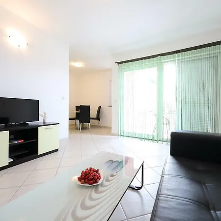 Apartment Villa Pino With Pool, Sauna & Jacuzzi *