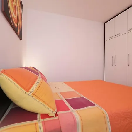 Pino With Pool, Sauna & Jacuzzi *