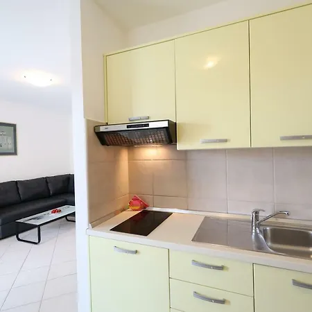 Villa Pino With Pool, Sauna & Jacuzzi *