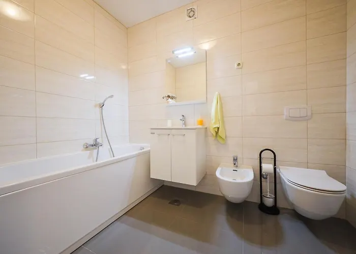 Pino With Pool, Sauna & Jacuzzi *