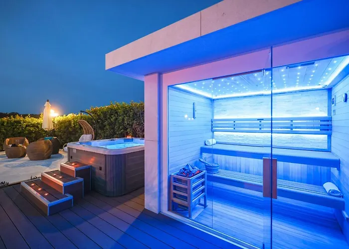 Pino With Pool, Sauna & Jacuzzi * 佩特坎内