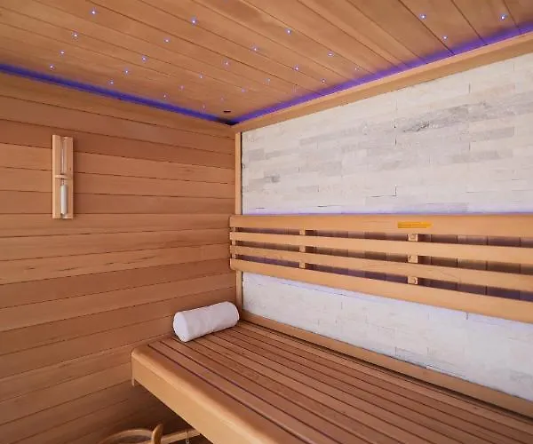 Villa Pino With Pool, Sauna & Jacuzzi * Petrcane