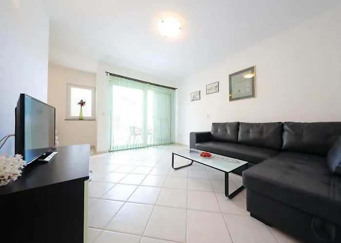 شقة Pino With Pool, Sauna & Jacuzzi *