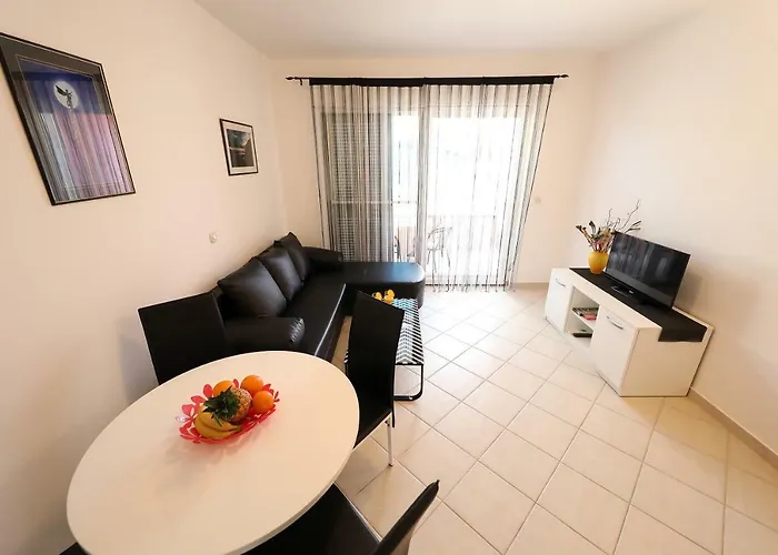 Pino With Pool, Sauna & Jacuzzi 公寓 佩特坎内