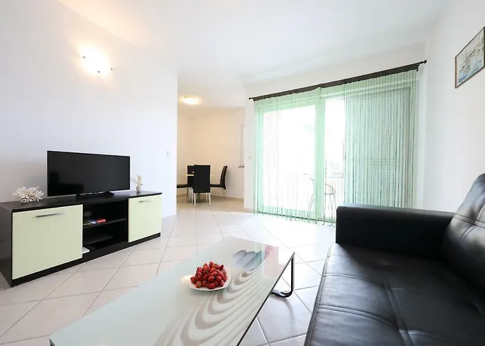 شقة Pino With Pool, Sauna & Jacuzzi *