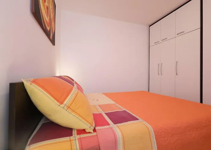 Pino With Pool, Sauna & Jacuzzi *