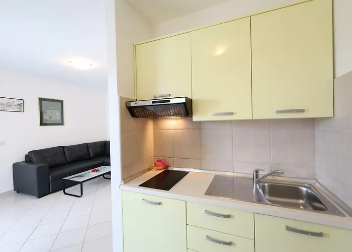 Pino With Pool, Sauna & Jacuzzi *